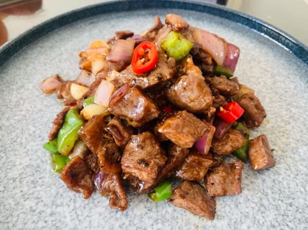 黑胡椒牛肉怎么做_黑胡椒牛肉腌制多久才嫩