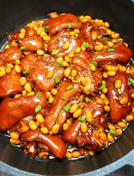 家常炖猪蹄的做法_猪蹄怎么炖才软糯入味