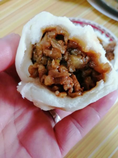 茄子馅包子怎么做_茄子馅包子做法