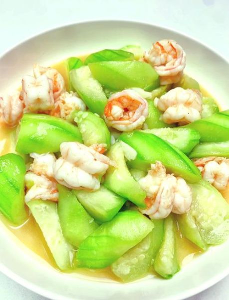 丝瓜炒虾仁怎么炒才嫩_丝瓜炒虾仁要不要焯水