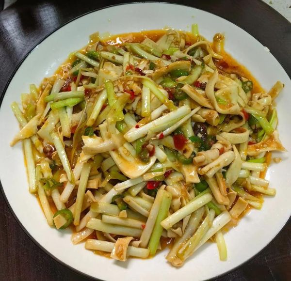 火爆黄喉怎么做_川味黄喉焯水几分钟