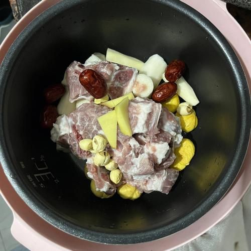 板栗排骨汤的做法_板栗排骨汤怎么炖才香