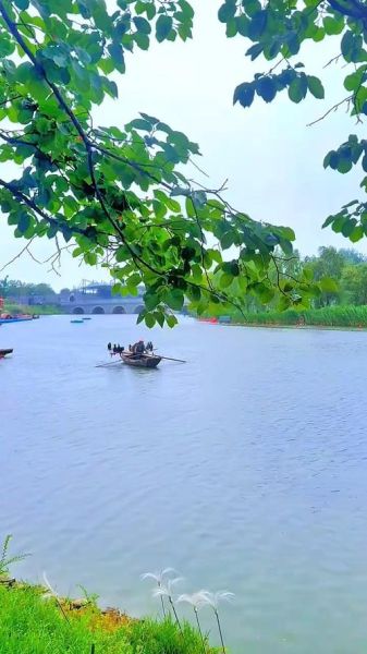 湖上泛舟去哪里好_湖上泛舟注意事项