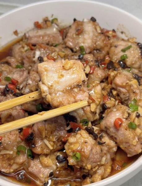 蒜香蒸排骨怎么做_蒸排骨要多久才软烂