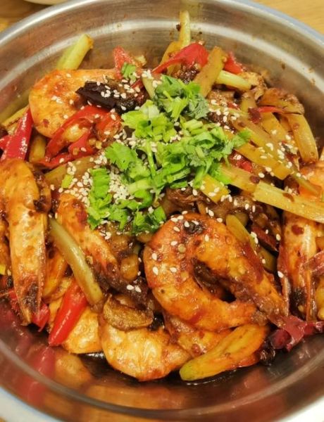 干锅鸡翅虾的家常做法_干锅鸡翅虾怎么做才入味