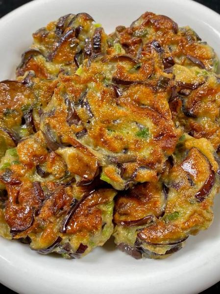 茄子饼怎么做_茄子饼的家常做法步骤