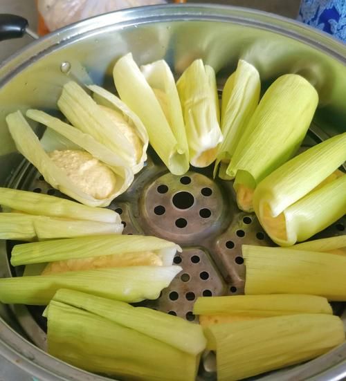 新鲜玉米粑粑怎么做_玉米粑粑蒸多久才熟