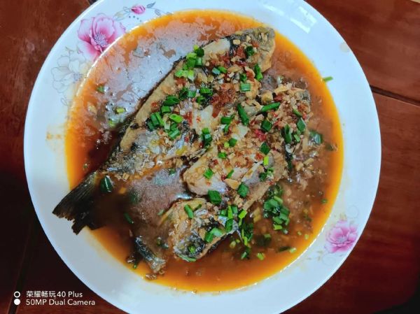 软烧鲫鱼怎么做_川味软烧鲫鱼正宗做法