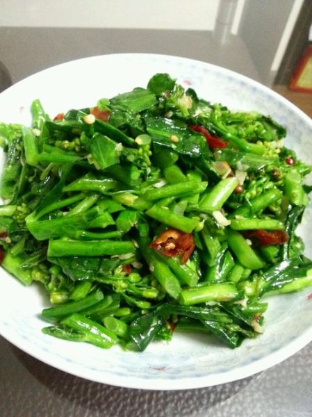 清炒芥兰怎么做_清炒芥兰焯水几分钟