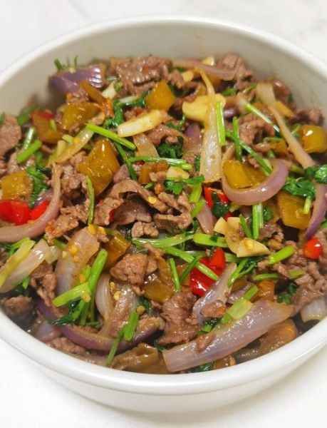 酸辣牛肉怎么做_酸辣牛肉的正宗做法