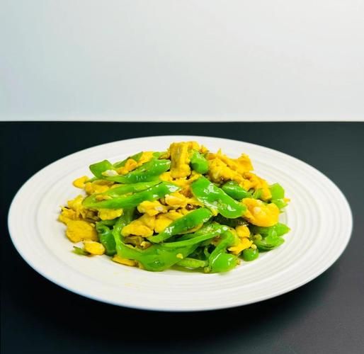 青椒炒鸡蛋怎么做才好吃_青椒炒鸡蛋的家常做法