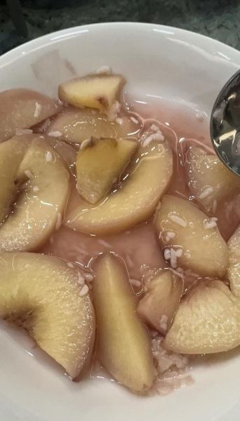 蒸桃子怎么做_蒸桃子要不要去皮