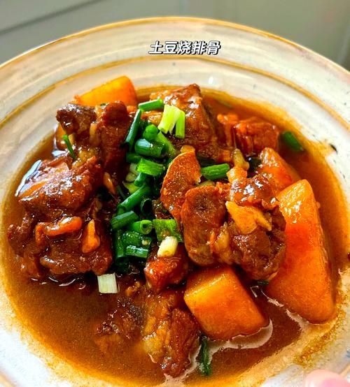 土豆炖排骨怎么做_家常土豆炖排骨的做法