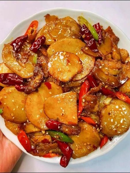 干锅土豆片家常做法_干锅土豆片怎么做好吃