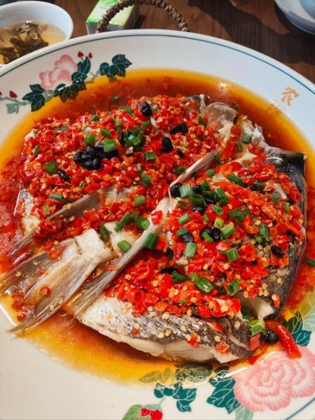 剁椒鱼头怎么做_剁椒鱼头家常做法