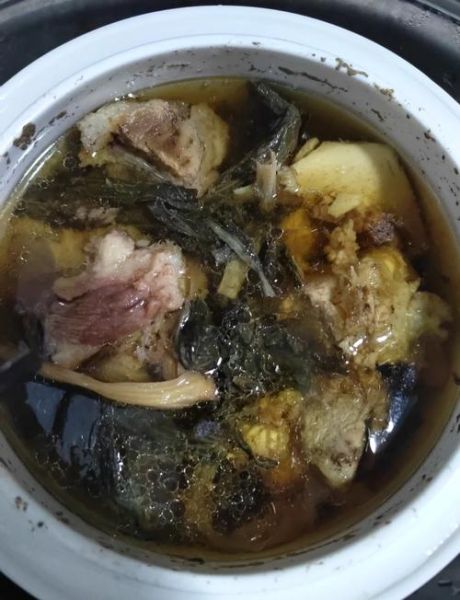 筒骨汤怎么熬才白_筒骨汤焯水用冷水还是热水