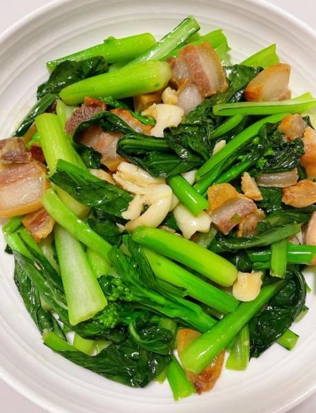 烧青菜怎么炒才翠绿_烧青菜要不要焯水