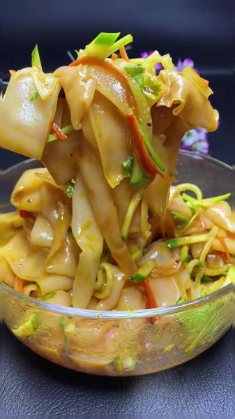 不用洗面怎么做凉皮_懒人凉皮零失败技巧