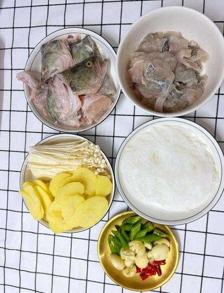 酸菜鱼怎么做_酸菜鱼的做法和步骤