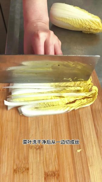 凉拌娃娃菜怎么做_娃娃菜凉拌要不要焯水