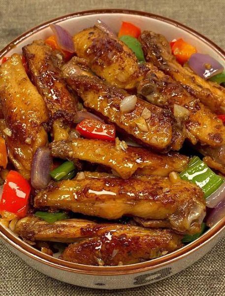 炒鸡翅的家常做法_鸡翅怎么炒才入味