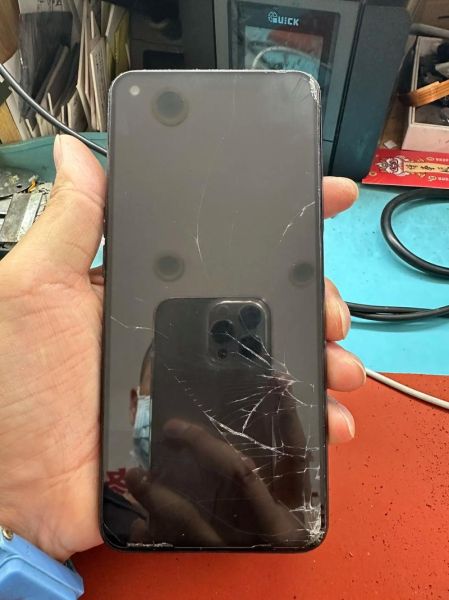 手机屏幕碎了怎么办_换屏价格贵不贵