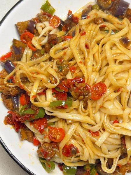 茄丝面条怎么做好吃_家常茄丝面做法步骤