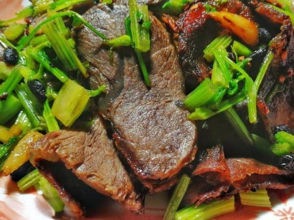 回锅牛肉怎么做好吃_家常回锅牛肉做法