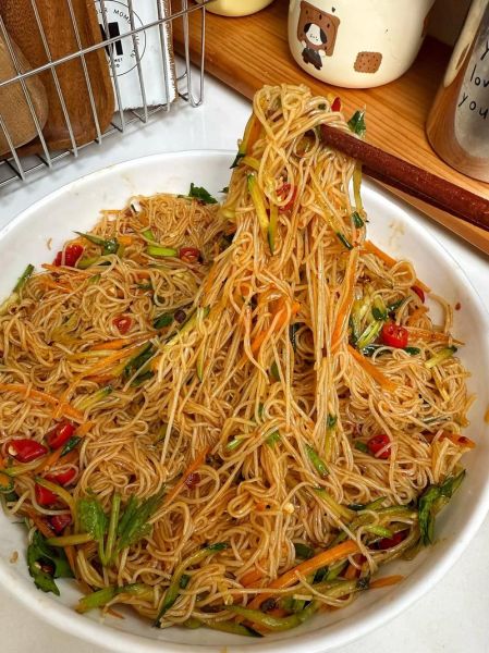 凉拌粉丝怎么做_凉拌粉丝的家常做法