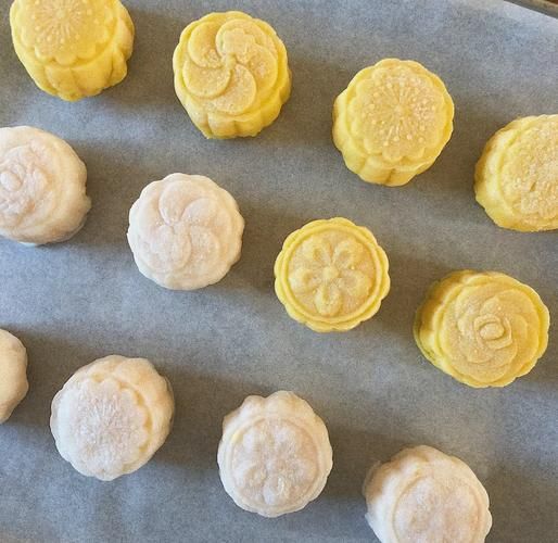 冰皮月饼最简单做法_冰皮月饼需要蒸吗