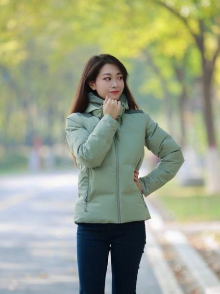 深秋穿什么衣服保暖又好看_深秋适合去哪里旅游人少景美