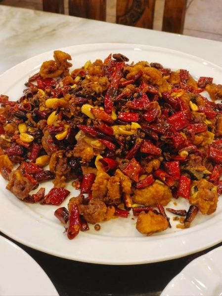 辣子鸡的家常做法_辣子鸡怎么做才够香辣