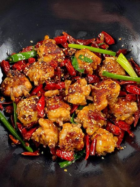 辣子鸡的家常做法_辣子鸡怎么做才够香辣