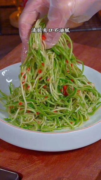 凉拌葫芦丝怎么做好吃_凉拌葫芦丝用焯水吗