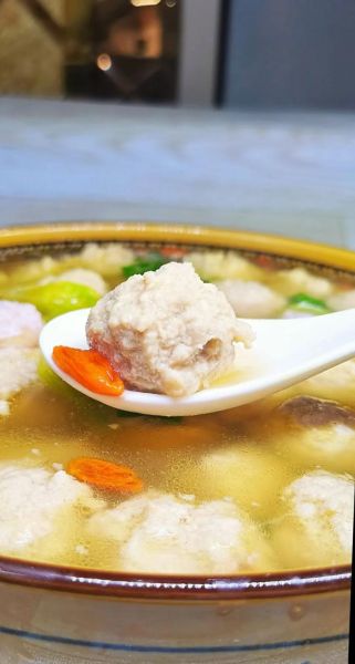 猪肉丸子怎么做好吃_家常猪肉丸子做法步骤