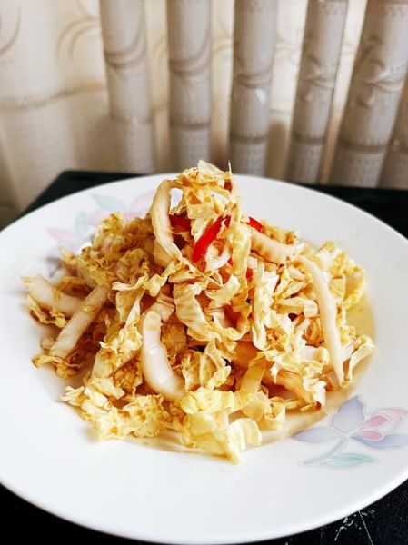 凉拌卷心菜怎么做_卷心菜凉拌要不要焯水