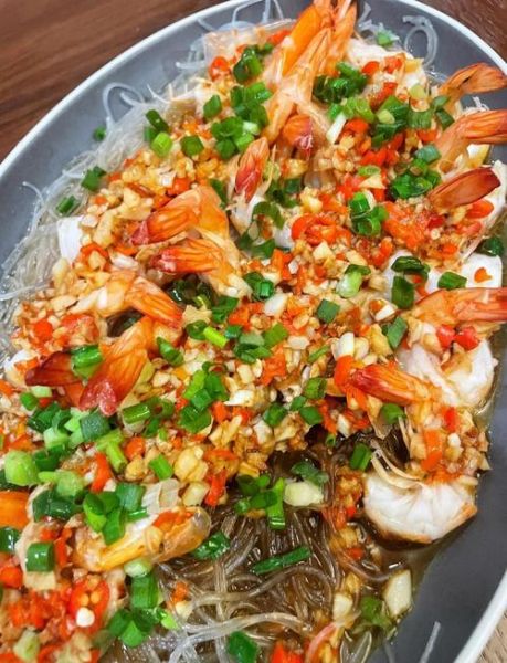 大虾粉丝蒜蓉怎么做_蒜蓉粉丝蒸虾窍门