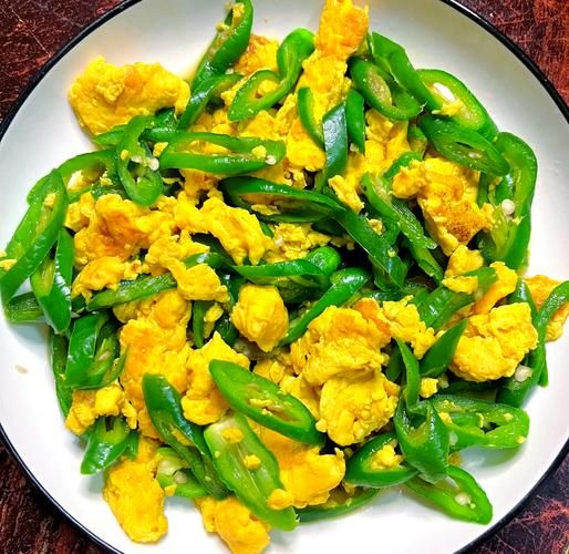 线椒炒鸡蛋怎么做_线椒炒鸡蛋的家常做法