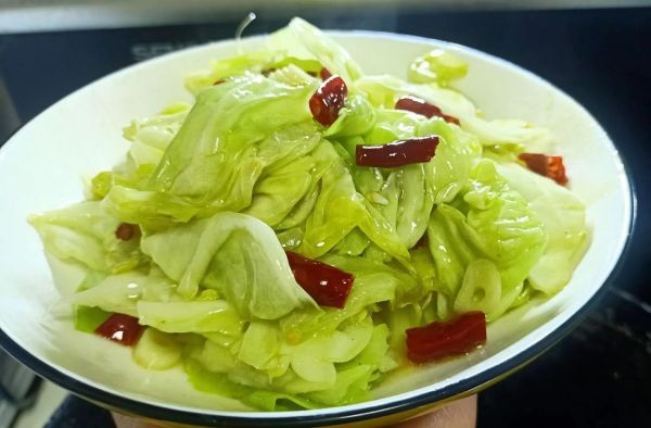 素炒手撕包菜怎么做_手撕包菜怎么炒才脆爽