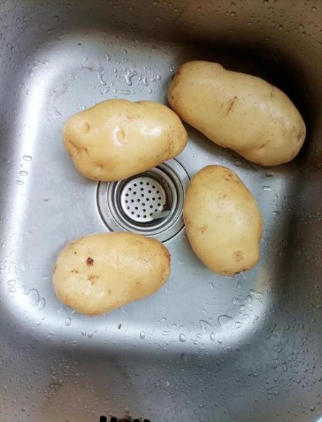 炸薯条怎么做才脆_炸薯条为什么要先焯水