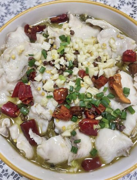 酸菜鱼怎么做简单又好吃_家庭版酸菜鱼做法