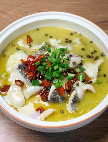 酸菜鱼怎么做简单又好吃_家庭版酸菜鱼做法