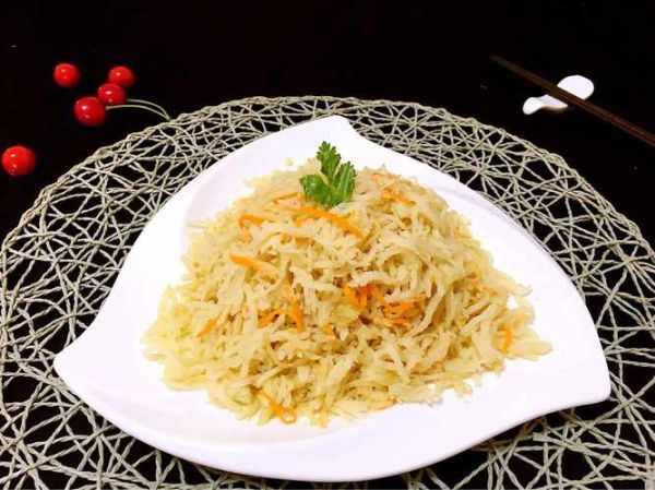 蒸土豆丝怎么做才好吃_蒸土豆丝需要焯水吗