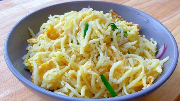 蒸土豆丝怎么做才好吃_蒸土豆丝需要焯水吗