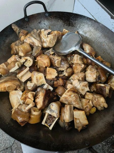 红烧牛蹄的家常做法_红烧牛蹄怎么做好吃又烂