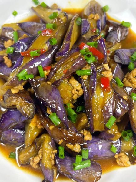 肉沫茄子怎么做_茄子不吸油的小窍门