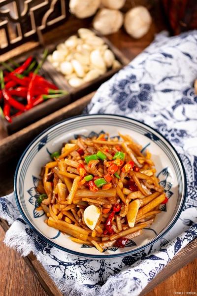 干煸藕丝怎么做_家常干煸藕丝的做法窍门