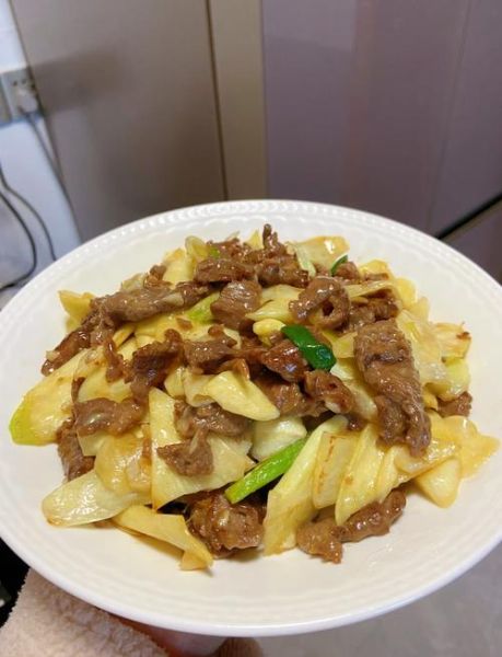 清炒茭白怎么做_清炒茭白需要焯水吗