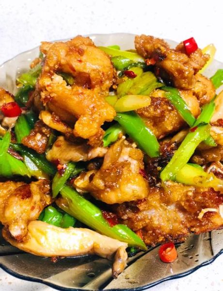 家常红烧牛蛙怎么做_红烧牛蛙需要焯水吗