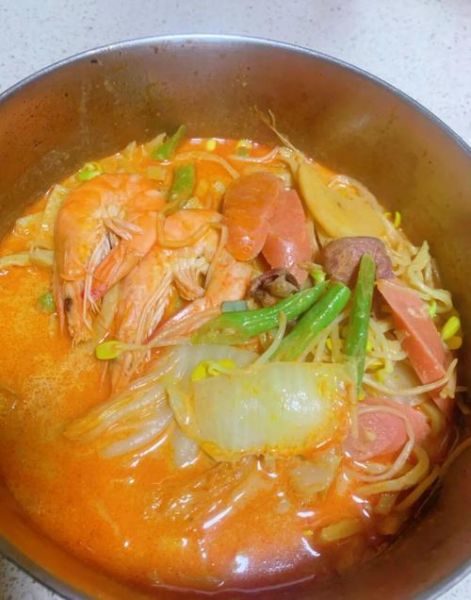 麻辣烫的家常做法_麻辣烫底料怎么炒才香